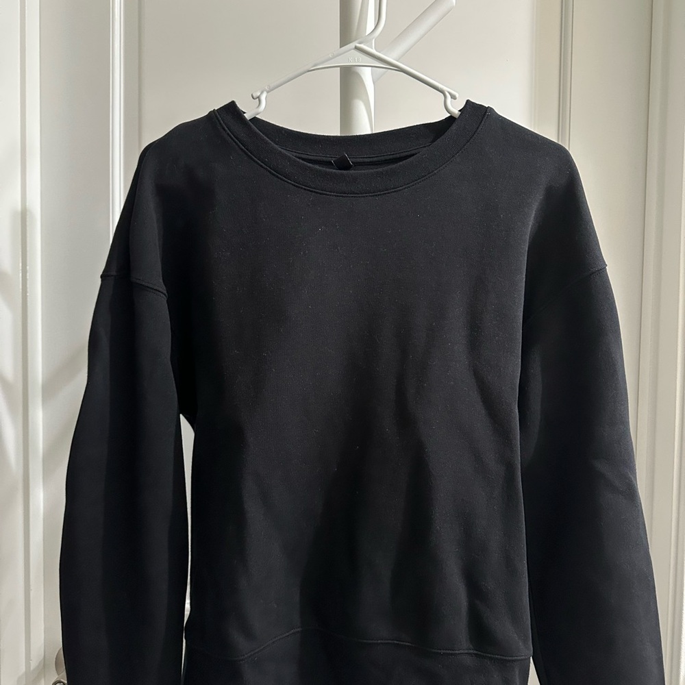 Black Crewneck Sweatshirt